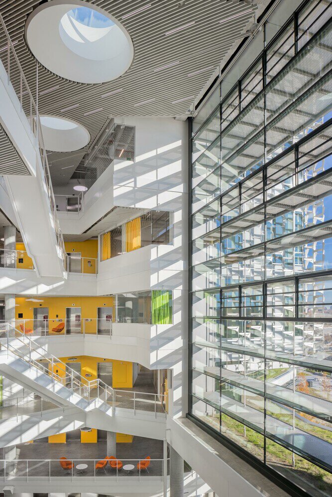 Harvard SEC — atrio interior